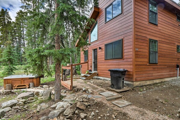 Interior - 5 Mi to Ski Resort: Mtn-view Breck Home w/ Hot Tub (Breckenridge)