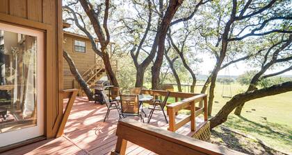 Canyon Lake House w/ Porch, Views + Private Gazebo