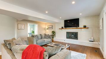 House (4 Bedrooms) | Interior