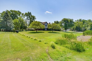 House (4 Bedrooms) | Interior - Bike & Kayak: Lakefront Prospect Heights Home (Prospect Heights)