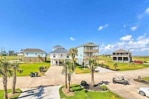 Exterior - Peaceful Galveston Getaway w/ Deck: Walk to Beach (Galveston)
