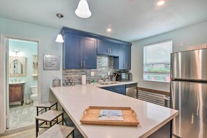 Apartment (0 Bedroom) | Private kitchen | Microwave, dishwasher, cookware/dishes/utensils, paper towels - Great Shared Outdoor Area at 'the Hideaway!' (Galveston)