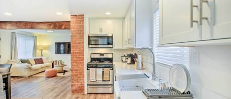 House (2 Bedrooms) | Interior