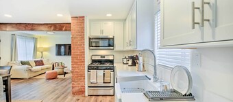 Downtown Long Beach Home: Walk Everywhere!