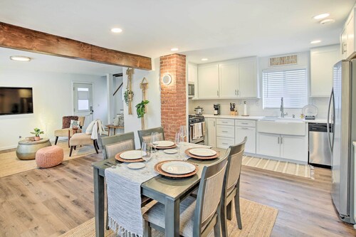 Super Walkable! Historic Home in Dtwn Long Beach