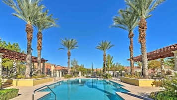 Apartment (2 Bedrooms) | Front of property