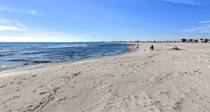 Sunny First-floor Condo w/ Ocean-view Balcony!