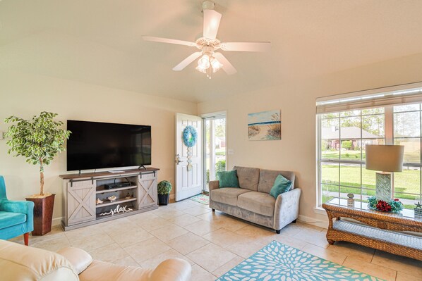 House (3 Bedrooms) | Interior - Foley Getaway w/ Fenced Yard - 13 Mi to Beaches! (Foley)