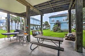 House (3 Bedrooms) | Interior - < 1 Mi to Beach: Salty Dog House in Galveston! (Galveston)