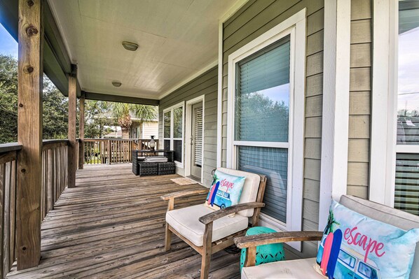 Interior - < 1 Mi to Beach: Salty Dog House in Galveston! (Galveston)