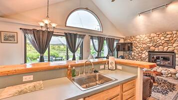 Rumah (3 Bedrooms) | Dapur pribadi | Microwave, oven, kompor, dan mesin pencuci piring