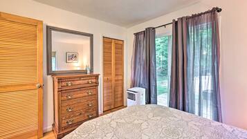 3 bedrooms, free cots/infant beds, bed sheets