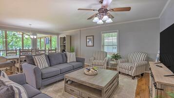 House (3 Bedrooms) | Interior