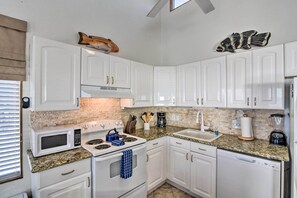 House (2 Bedrooms) | Interior - Galveston Beachfront House w/ Deck & Ocean Views! (Galveston)