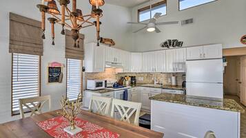 House (2 Bedrooms) | Interior