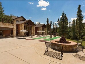 屋外ダイニングエリア