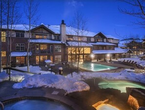 Pool - Relax in Luxurious 3 Bedroom Resort in Breckenridge (Breckenridge)