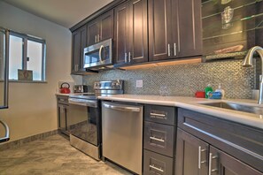 Apartment (2 Bedrooms) | Interior - Beachfront Kihei Sanctuary w/ Lanai & Ocean Views! (Kihei)