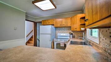 Microwave, oven, kompor, dan mesin pencuci piring