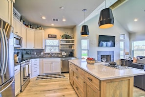 Apartment (2 Bedrooms) | Interior - 'uncorked Ranch' Hill Country Home: 1 Mi to Winery (Fredericksburg)