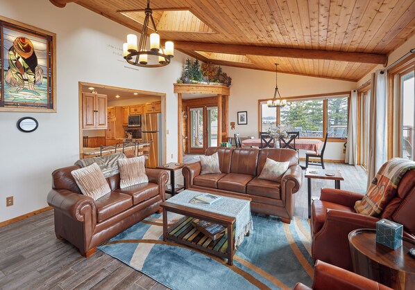 House (2 Bedrooms) | Interior