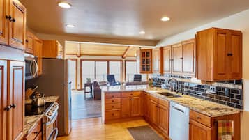 Casa (2 Bedrooms) | Interior