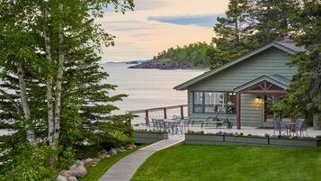 House (2 Bedrooms) | Terrace/patio