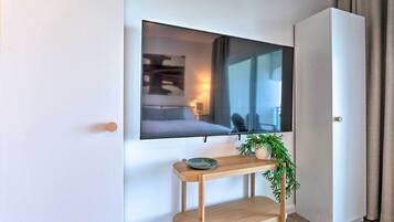 Apartment (0 Bedroom) | Interior