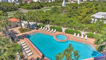 Apartment (0 Bedroom) | Pool | Outdoor pool