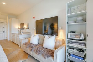 Apartment (0 Bedroom) | Interior