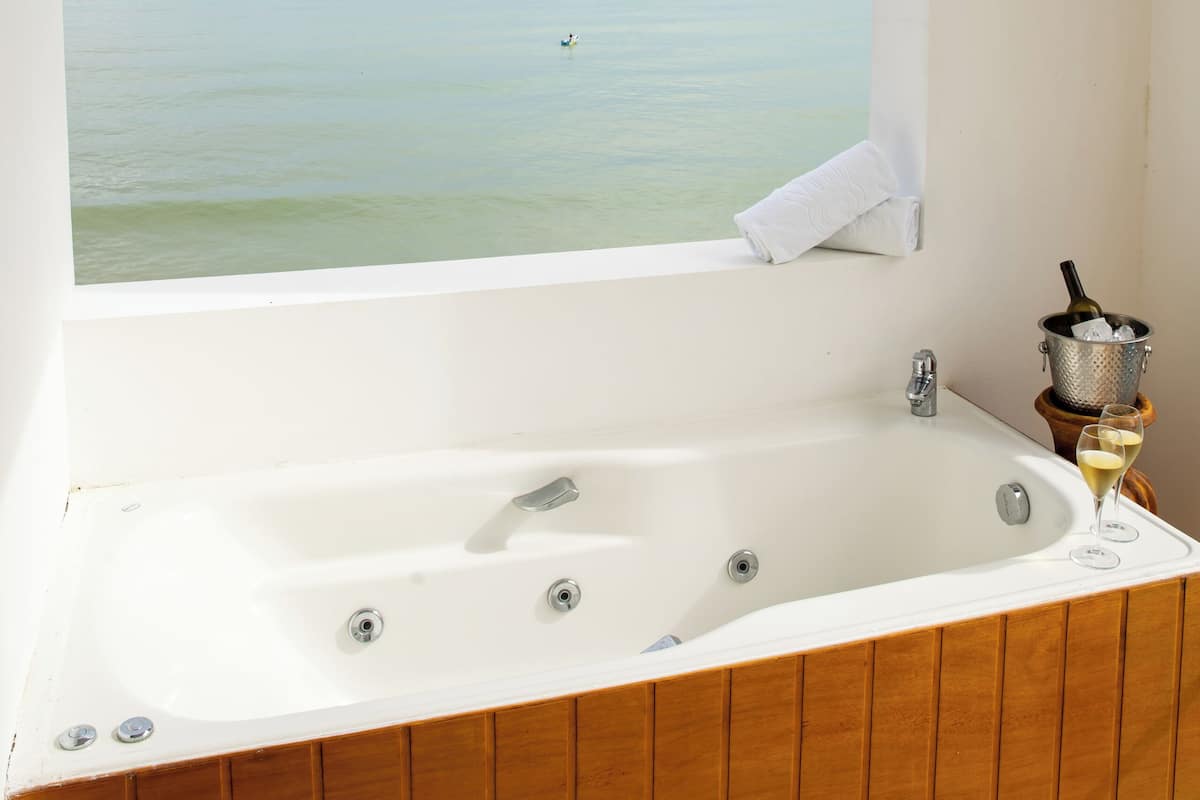 Suite Premium | 1 camera, biancheria da letto di alta qualità, insonorizzazione