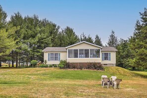House (3 Bedrooms) | Interior - Finger Lakes Retreat w/ Sunroom, Fire Pit & Bbq! (Himrod)