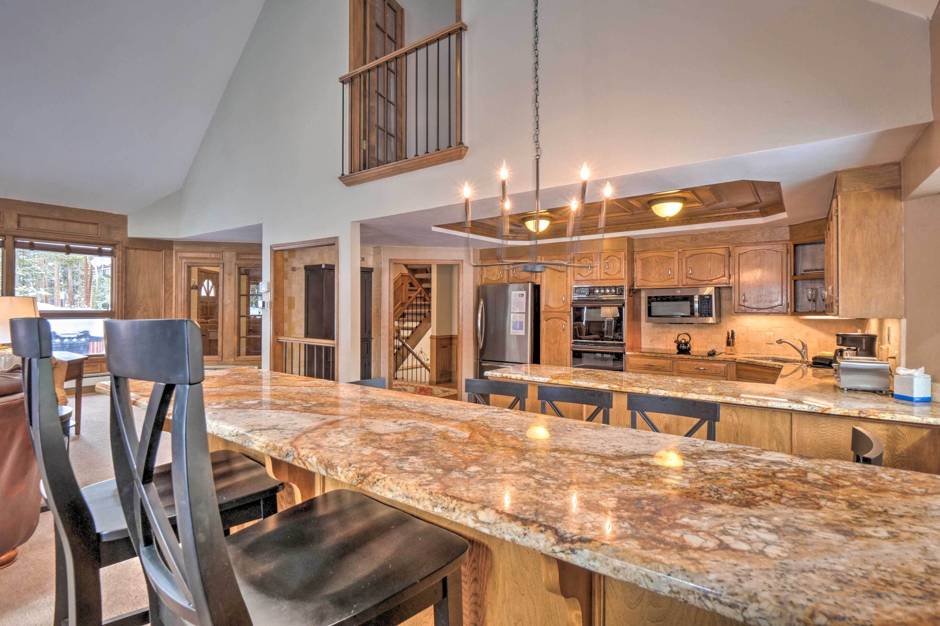 House (5 Bedrooms) | Interior