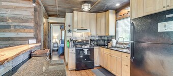 Waterside Anglers Heaven: Crooked River Fish Camp