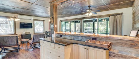 House (2 Bedrooms) | Interior