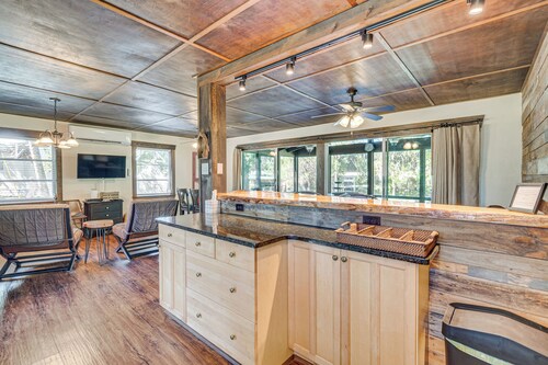 Waterside Anglers Heaven: Crooked River Fish Camp