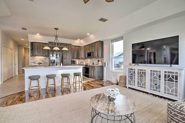 House (3 Bedrooms) | Interior - Heated Pool/spa & Dock: Apollo Beach Home on Canal (Apollo Beach)