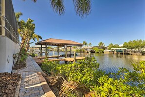 House (3 Bedrooms) | Interior - Heated Pool/spa & Dock: Apollo Beach Home on Canal (Apollo Beach)