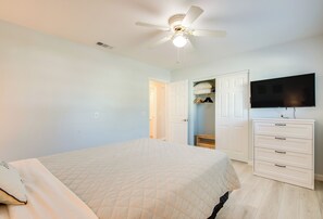 House (2 Bedrooms) | Interior - Waterfront Hernando Beach Home: Private Dock! (Spring Hill)