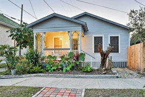 Cottage (2 Bedrooms) | Front of property - Historic Galveston Home: Walkable Neighborhood! (Galveston)