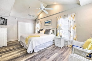 Cottage (2 Bedrooms) | 2 bedrooms, iron/ironing board, bed sheets - Port Charlotte Cottage ~ 3 Mi to Beach Park! (Punta Gorda)