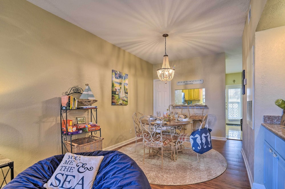 < 1 Mi to Stewart Beach: Gem in East End Galveston - East Beach, TX