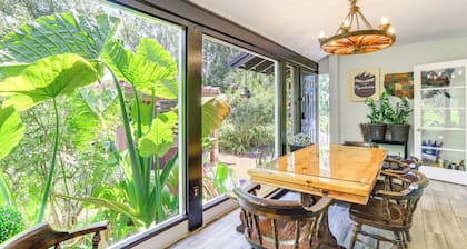 Cozy Gainesville Home ~ 1 Mi to University!