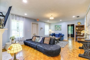 House (4 Bedrooms) | Interior