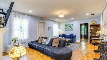 House (4 Bedrooms) | Interior