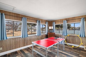 Interior - Lakefront Cabin + Guest House Near Granbury Square (Granbury)