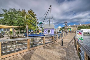 Apartment (0 Bedroom) | Interior - Brilliant Resort Studio By Baytowne Wharf! (Miramar Beach)