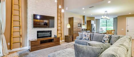 Apartment (4 Bedrooms) | Front of property