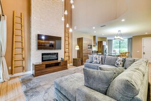 Apartment (4 Bedrooms) | Front of property