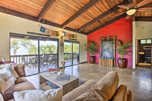 Interior - 30-day Stay at Kailua-kona House w/ Hot Tub! (Kailua-Kona)